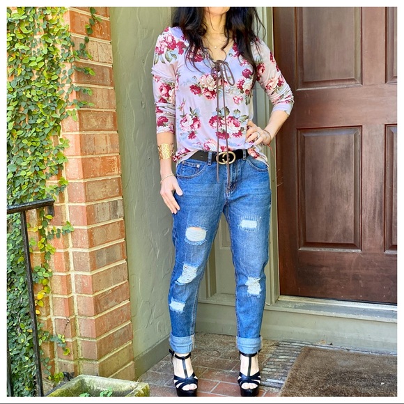 Floral lace up top - Picture 2 of 3